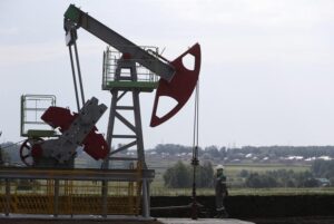 El petróleo de Texas sube un 4,1% y cierra en 77,14 dólares el barril